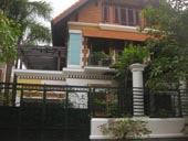 Cho thuê biệt thự Phan Kế Bính, quận 1. DT: 10x20 Nhà, trệt, 2 lầu, sân vườn, hồ bơi. Giá: 7.000 USD