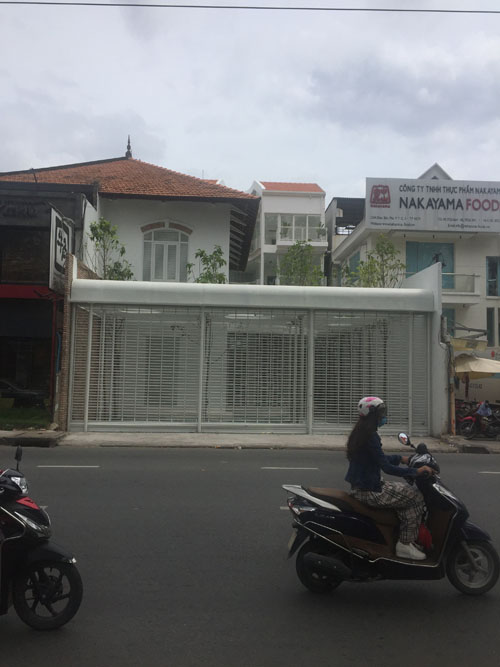 Cho thuê biệt thự Điện Biên Phủ, quận 3. DT: 15x28 Nhà, trệt, 2 lầu, kiểu Pháp, sân vườn rộng. Giá: 9.000 USD