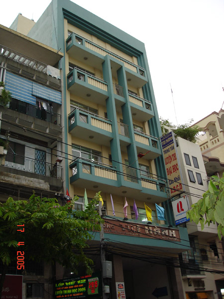Cần cho thuê căn nhà MT đường Nguyễn Đình Chiểu, DT 10x18m gồm 1 hầm và 7 lầu, có thang máy, giá 11,000$