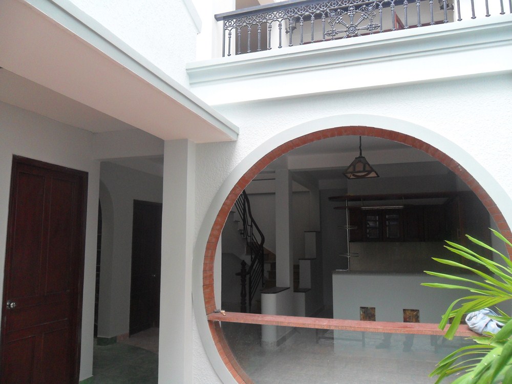 Cho thuê villa quận 3, đường Bàn Cơ DT 8*20 trệt, lầu, giá 1500$